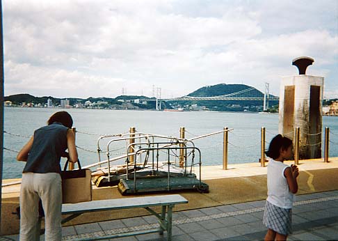 ��i�`����֖�C���勴�𒭂߂��ʐ^